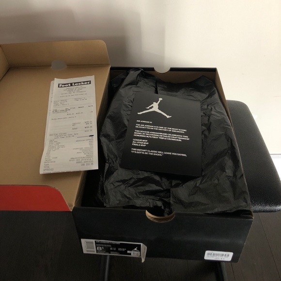 JORDAN 11 BRED (2019) Size 8.5 M - Picture 5 of 6